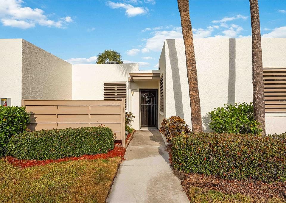 1st image of 467 PALM TREE DRIVE #467