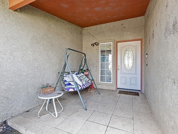 4th image of 2106 Silverock Rd