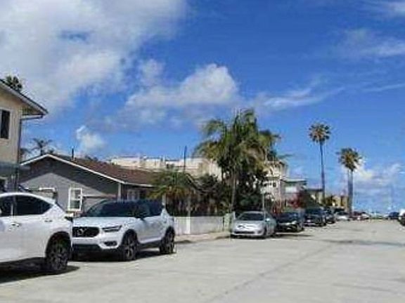 Exterior Neighborhood (street photo)