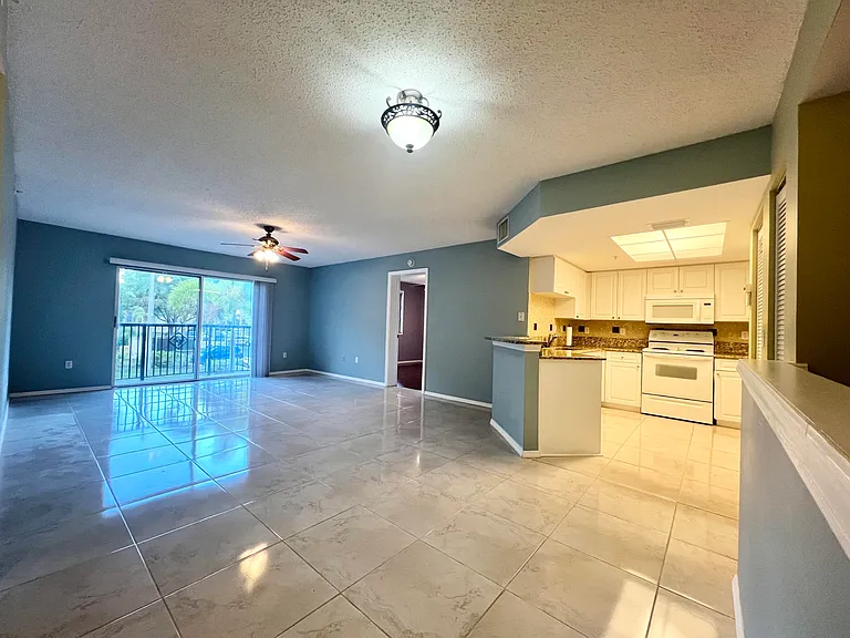 1100 Crestwood Ct S #1103 — Photo 6
