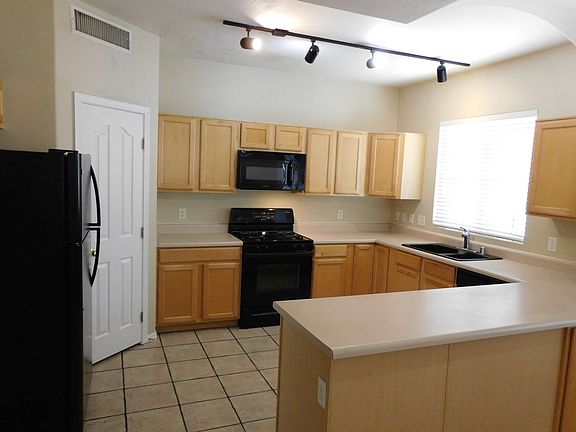5th image of 7414 S 39th Dr