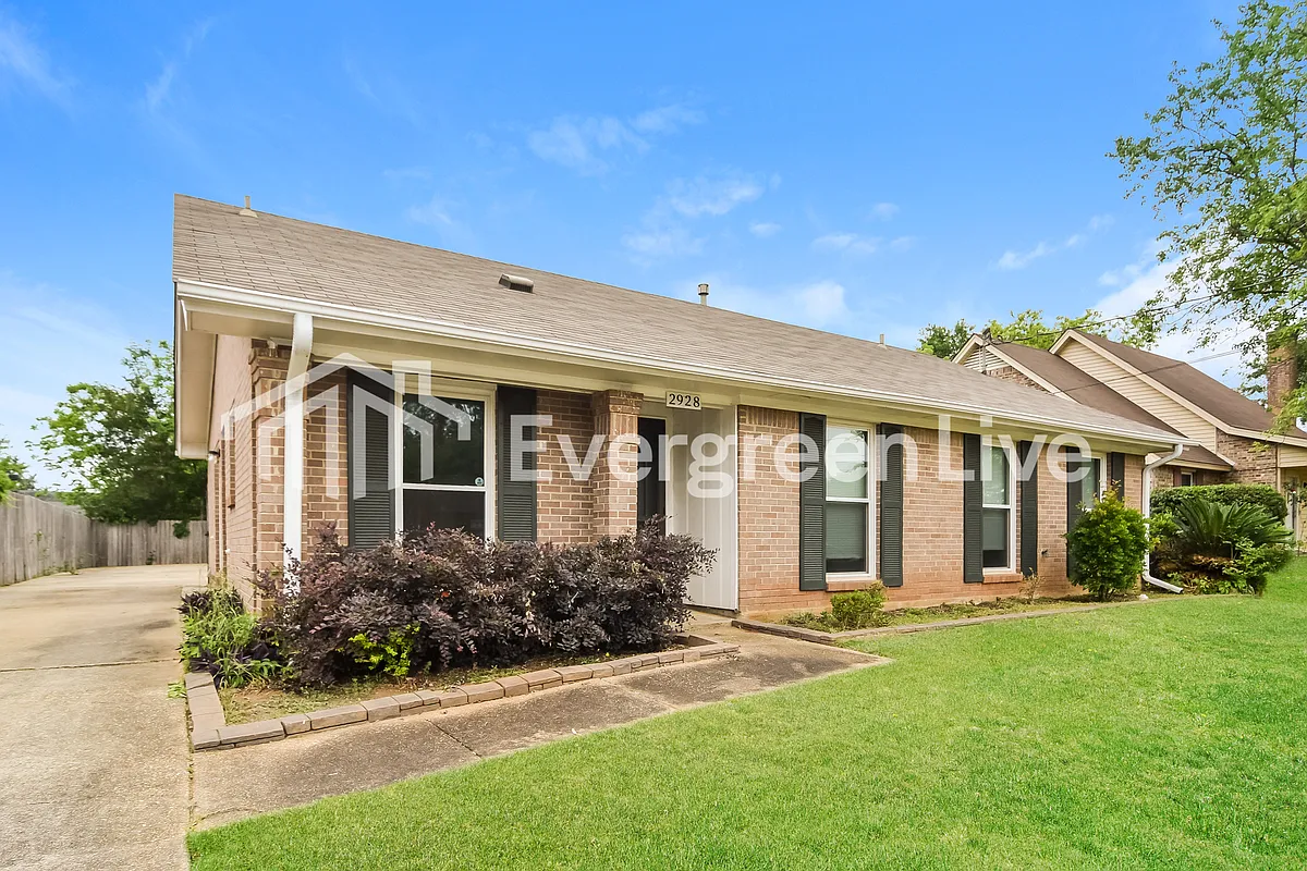 Building Photo - 2928 Willow Lane Dr