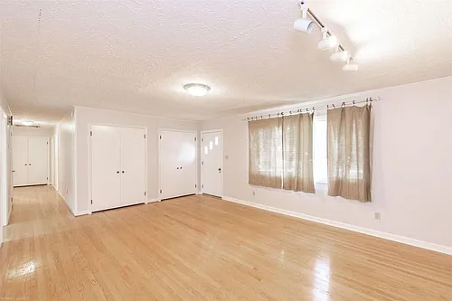 601 Broce Dr Photo 1