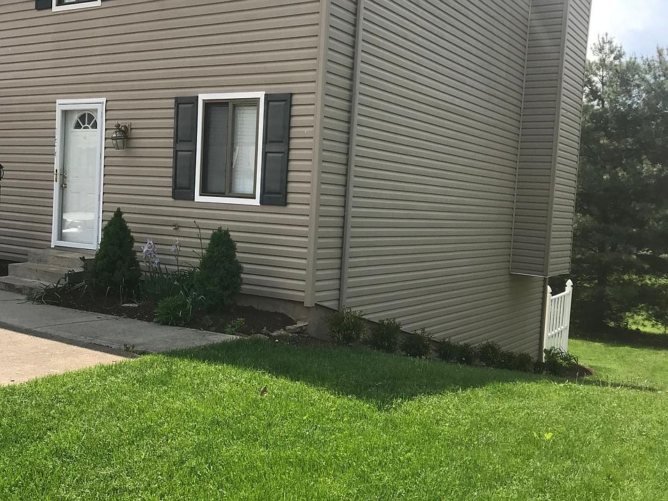 1st image of 134 Arrowood Dr