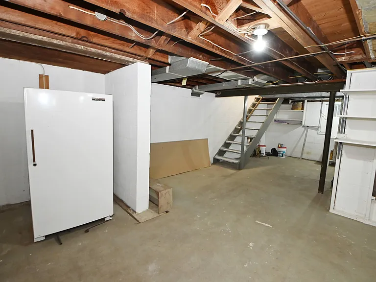 56 West St — Photo 39