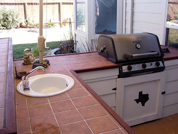 Texas-themed outdoor kitchen