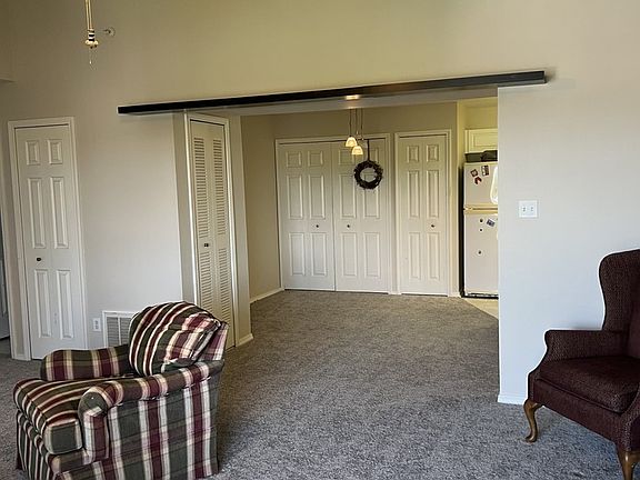 5th image of 408 Sturdy Rd APT B6