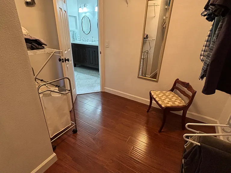 1635 Janet Ln — Photo 9
