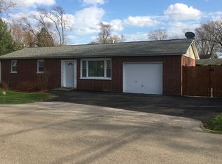 1404 Idlewild Dr, Round Lake Beach, IL