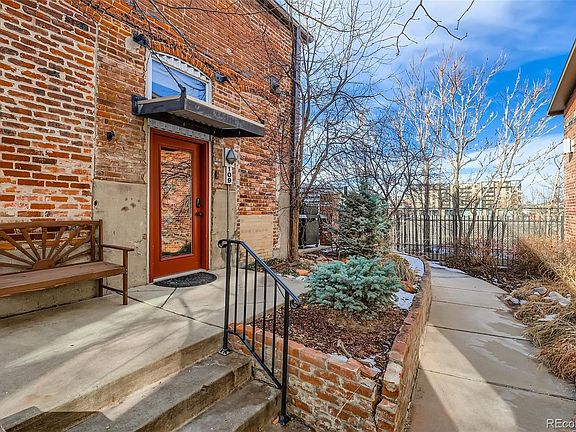 5th image of 3033 Blake Street #109