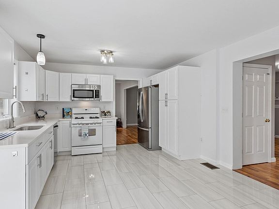4th image of 18 Rosegate Rd