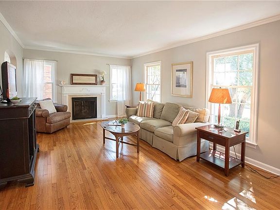 4th image of 21270 Endsley Ave