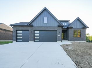 9416 Rochelle Ln, Dayton, OH 45458