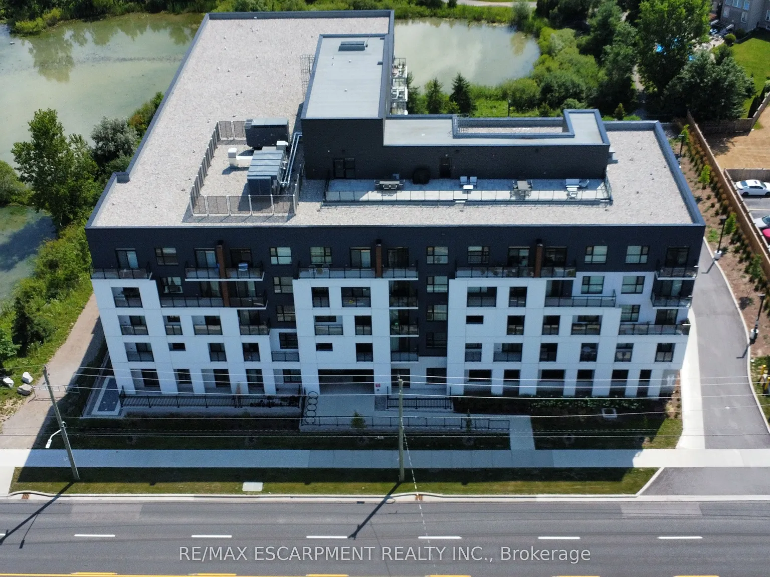 PEAK Condos — Photo 3