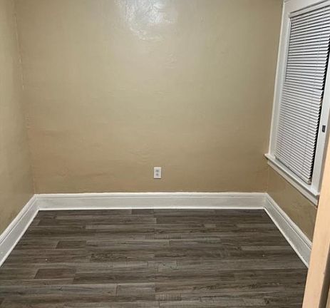 3rd image of 80 Crawford St Floor 2