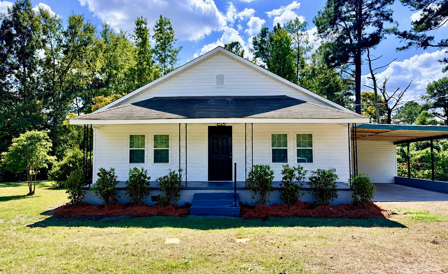 3 bed, 1420 sqft, $1,450 — Photo 1
