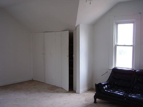 5th image of 424 E 5th St #A