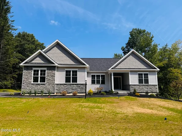 105 Maxwell Road, Latham, NY 12110