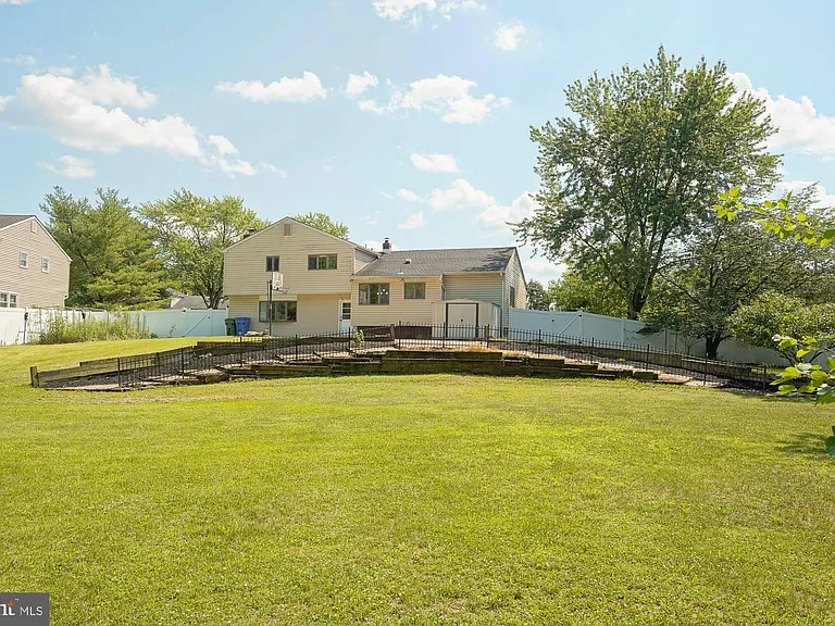 701 Crestbrook Ave — Photo 42
