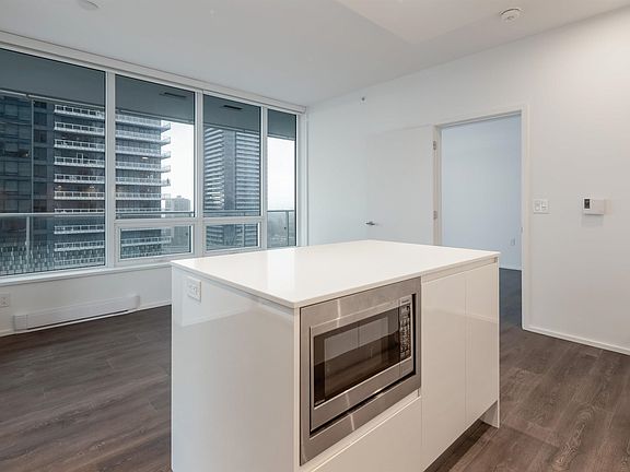 4th image of 4650 Brentwood Blvd #1505