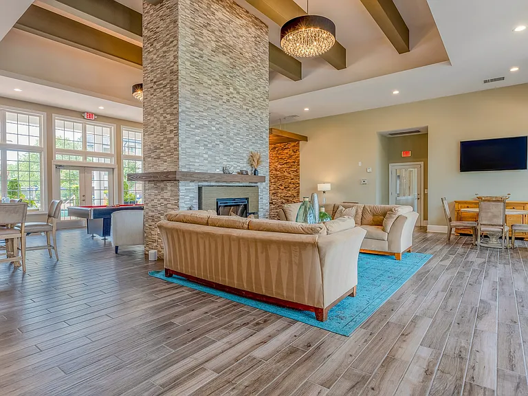 Afton Ridge Apartments — Photo 57