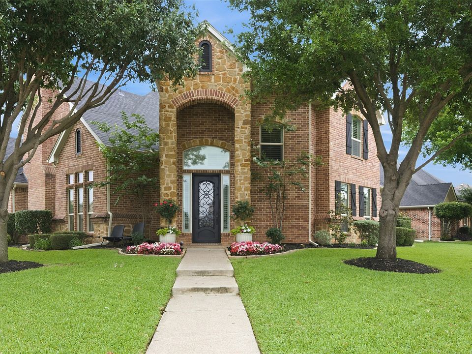 1st image of 696 Bear Creek Dr