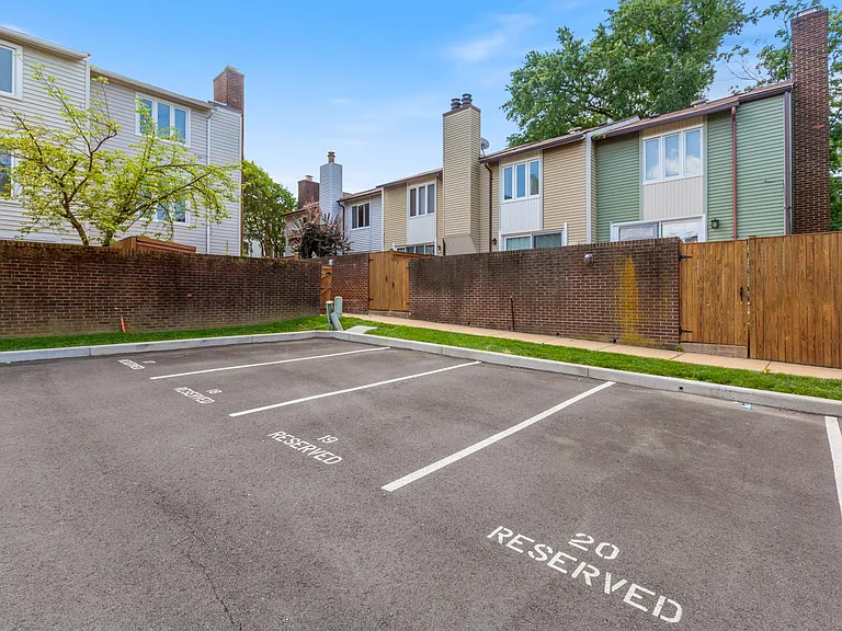 929 S Taylor St — Photo 27