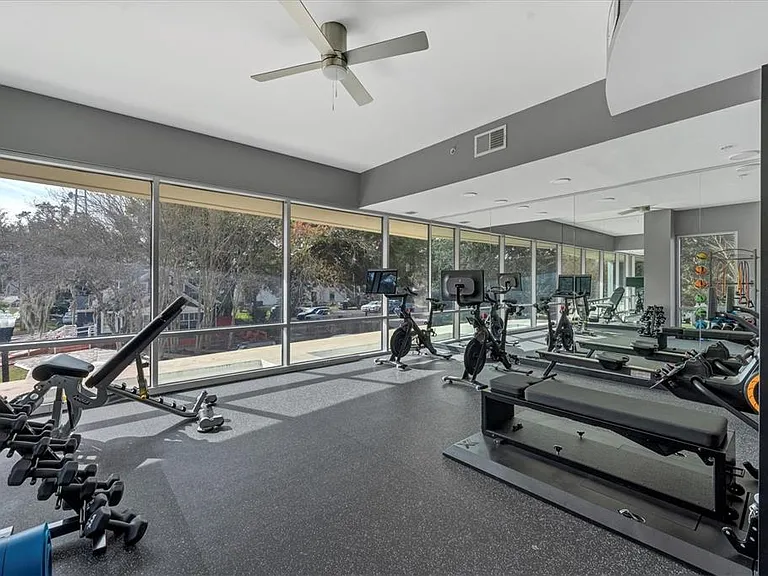 525 E Jackson St #P — Photo 63