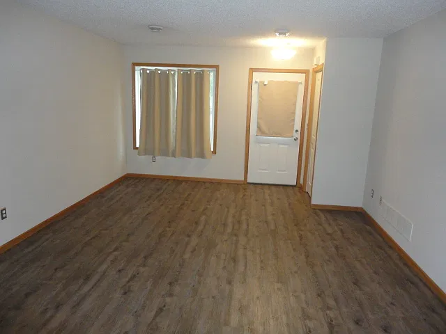 2 bed, 1.5 bath, 1300 sqft, $1,995 — Photo 3