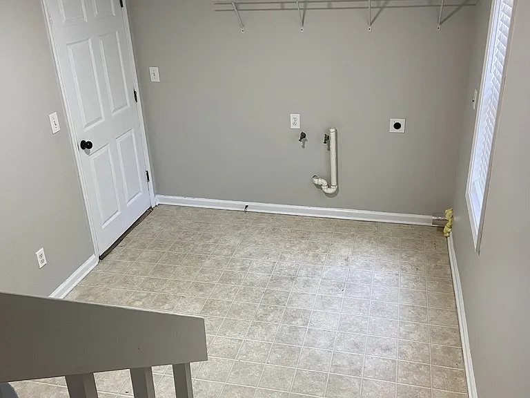145 Viking Dr #19 — Photo 9