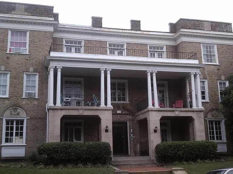 1121 W Grace St — Photo 33
