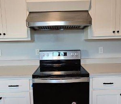 3rd image of 302 Satus Ave #302