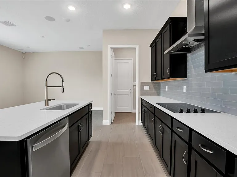 2953 Voyager Ave — Photo 15