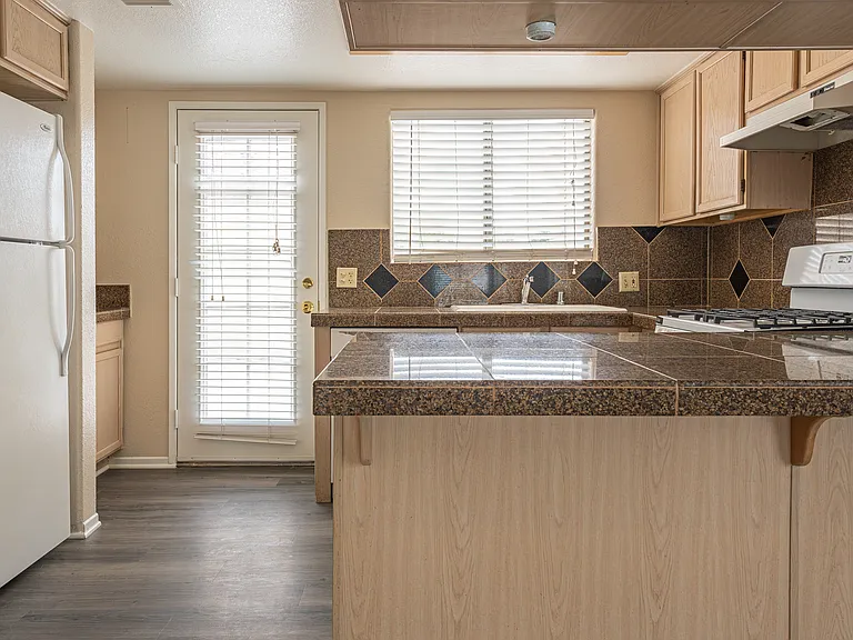 450 Tava Ln — Photo 11