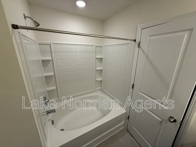 9010 Harwood Knoll Dr — Photo 11