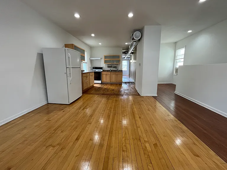1165 W 19th St #2 — Photo 13
