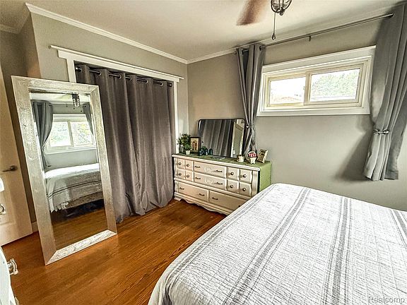 4th image of 2804 Dunlop St
