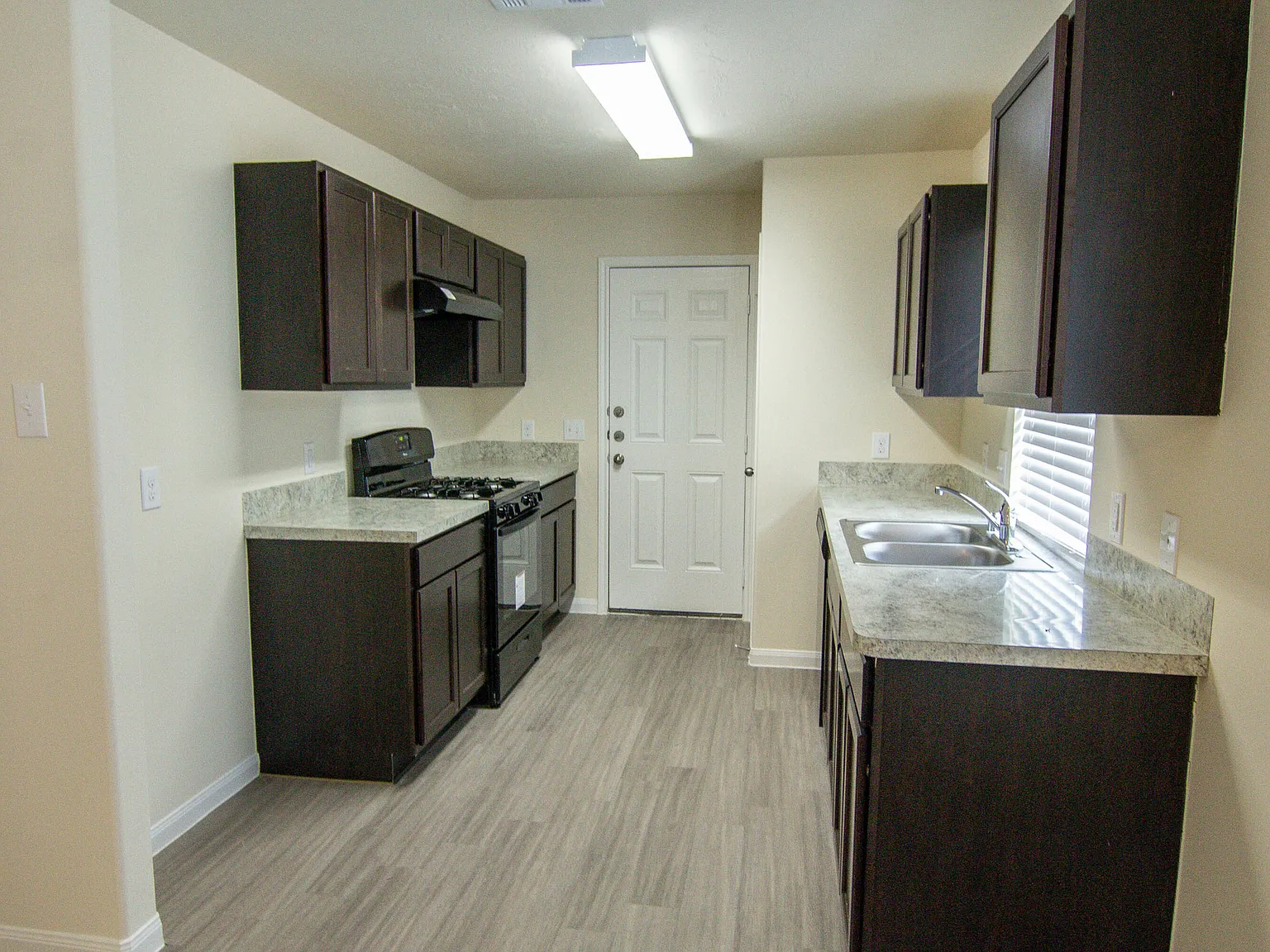Saltgrass Crossing — Photo 4