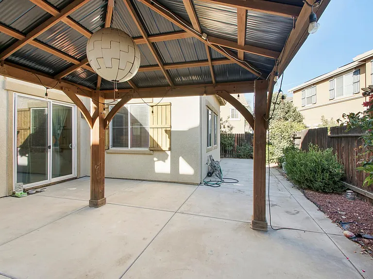 4352 Middlefield Dr — Photo 38