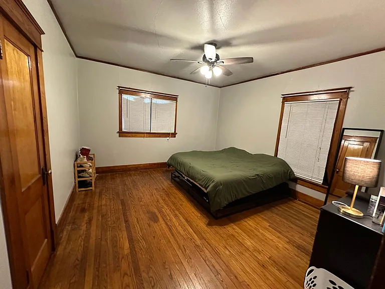 1005 E Jefferson St — Photo 6