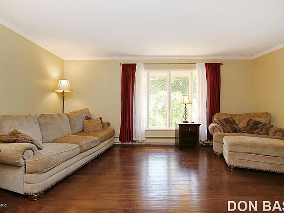 5th image of 3637 Pawnee Dr SW
