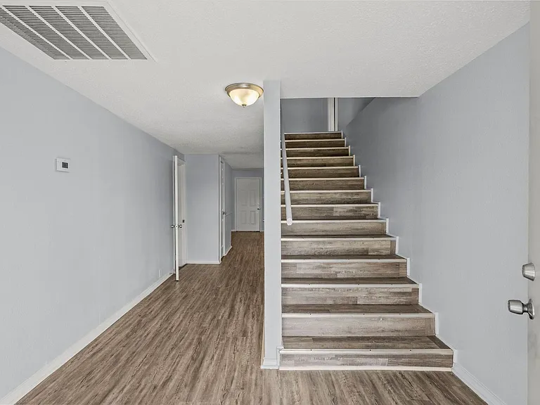 228 Orange St — Photo 17