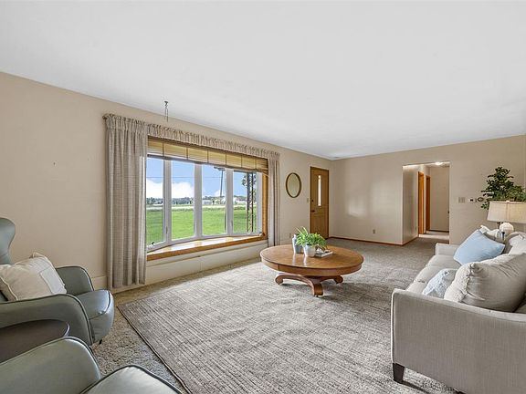 5th image of 3063 Newport Rd NE