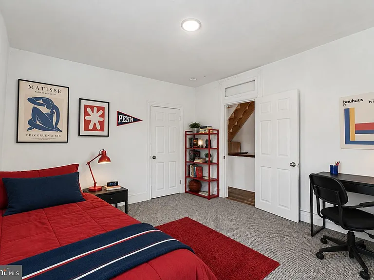 270 Dupont St #2 — Photo 7
