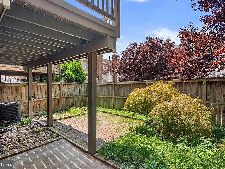 10 Loganwood Ct — Photo 39