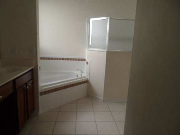 5th image of 234 W Tarrington Dr