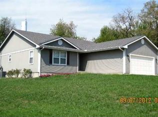 209 N 4th St, Mayetta, KS 66509