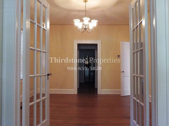 4th image of 2834 Park St
