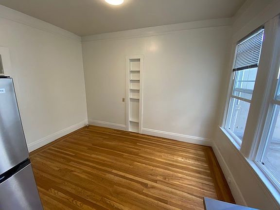 4th image of 2206 Greenwich St APT 101