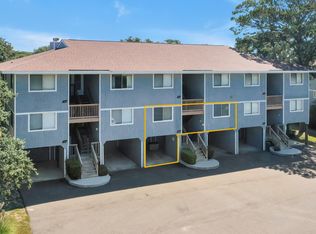 27 Bunker Ct, Oak Island, NC 28465